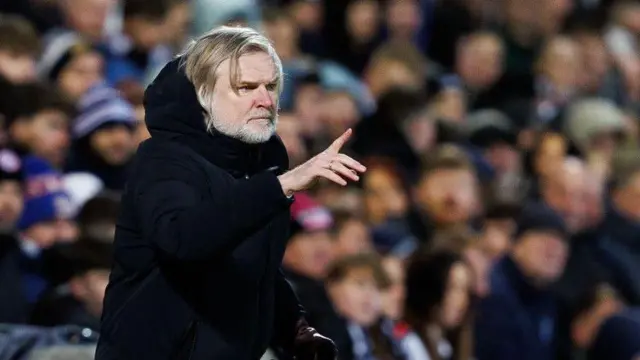 Steven Pressley on the touchline during the Dundee derby