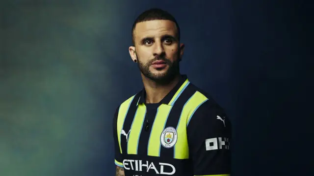 Kyle Walker in the Manchester City 2024/25 away kit