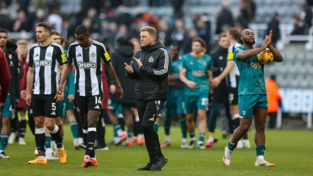 Head Coach Eddie Howe of Newcastle applauds the supporters after losing to Bournemouth