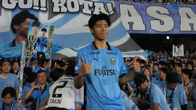 Kota Takai in a Kawasaki Frontale shirt