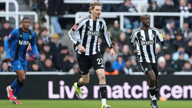 Nick Woltemade and Yoane Wissa on the pitch together during the FA Cup match against Bournemouth