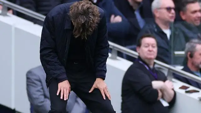 Thomas Frank looking defeated