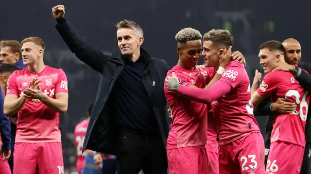 Kieran McKenna and Ipswich Town players celebrate win over Tottenham