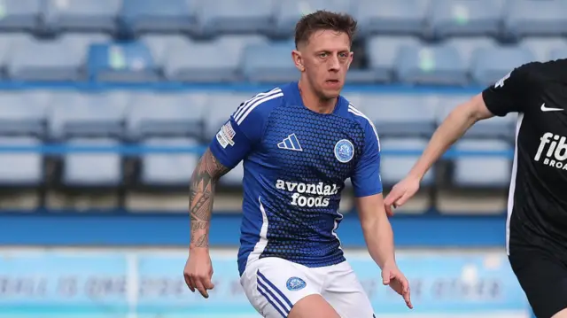 Matthew Snoddy in action for Glenavon