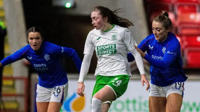 Rangers' Chelsea Cornet (R) and Hibernian's Tegan Bowie