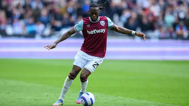 Aaron Wan-Bissaka playing for West Ham