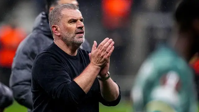 Ange Postecoglou applauds fans