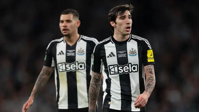Bruno Guimaraes and Sandro Tonali playing in midfield for Newcastle