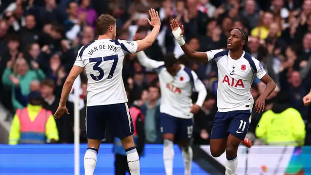 Mathys Tel of Tottenham Hotspur celebrates