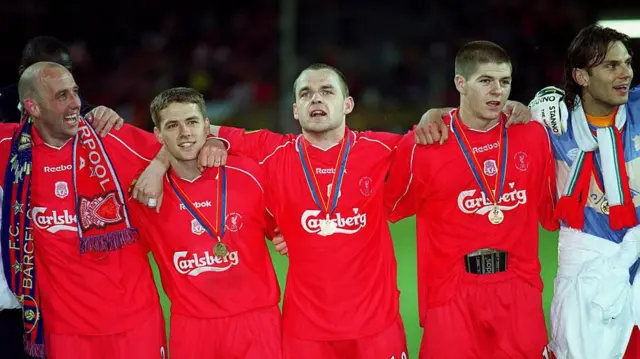 Gary McAllister of Liverpool, Michael Owen of Liverpool, Danny Murphy of Liverpool and Steven Gerrard of Liverpool celebrate after winning the Uefa Cup Final match between Liverpool and Deportivo Alave