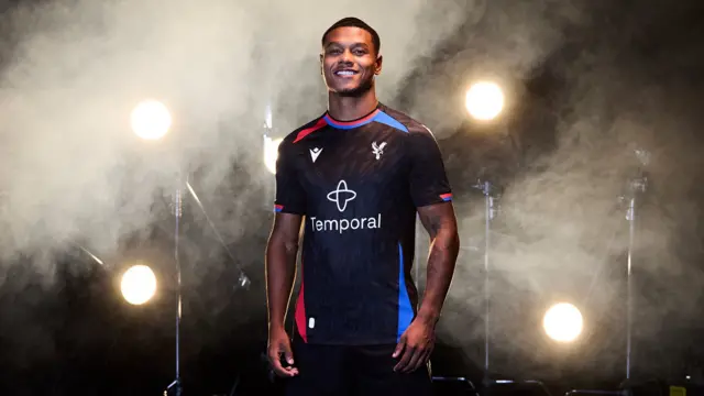 Matheus Franca models new Eagle Black kit for Crystal Palace