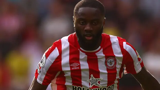 Josh Dasilva in action for Brentford