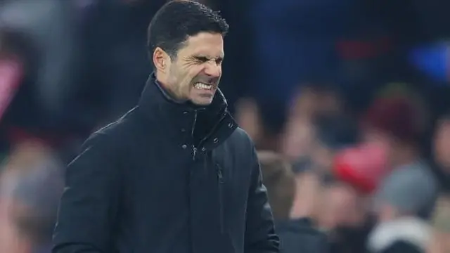 Mikel Arteta, manager of Arsenal, looks dejected during the Emirates FA Cup Third Round match between Arsenal and Manchester United at Emirates Stadium