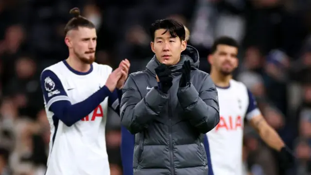 Son Heung-Min of Tottenham Hotspur acknowledges the fans after the Premier League match between Tottenham Hotspur FC and Liverpool FC at Tottenham Hotspur Stadium on December 22, 2024