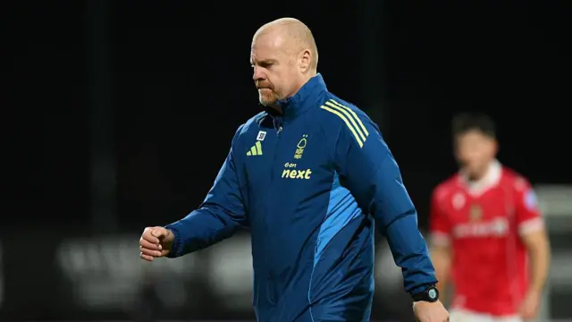 Sean Dyche reacts during game against Wrexham in FA Cup.