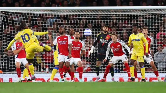 Eberechi Eze shoots for Crystal Palace against Arsenal
