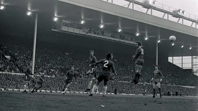 Bobby Graham (10) in action for Liverpool 