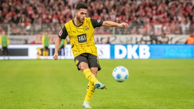 Yan Couto of Borussia Dortmund in action