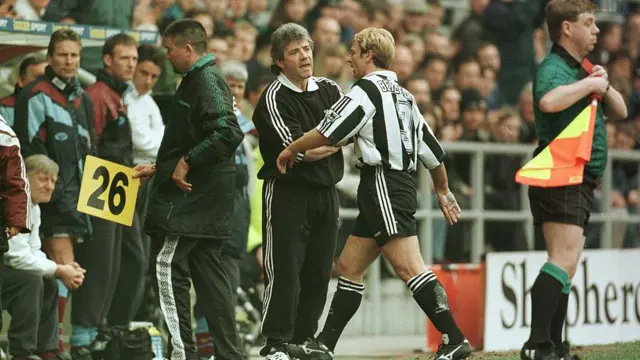 Kevin Keegan exchanges words with John Beresford