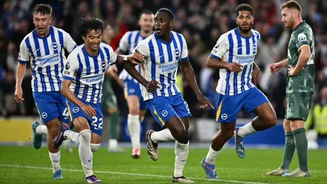 Brighton players Danny Welbeck, Jack Hinshelwood, Georginio Rutter and Kaoru Mitoma celebrate