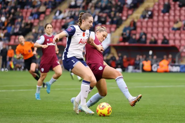 Ella Morris playing against West Ham in the WSL