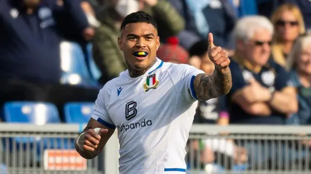 Monty Ioane in action for Italy