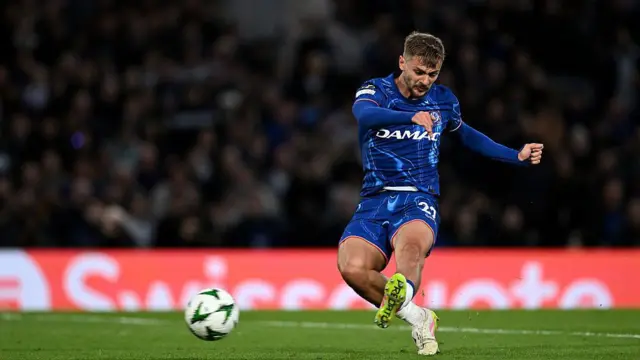 Kiernan Dewsbury-Hall in action for Chelsea