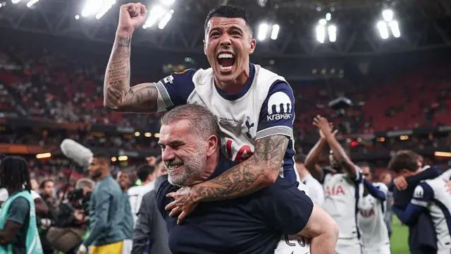 Pedro Porro and Ange Postecoglou 