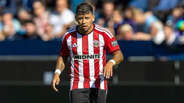 Gustavo Hamer of Sheffield United FC looks on 