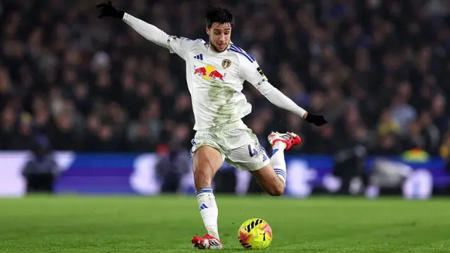Ilia Gruev of Leeds United passes the ball 