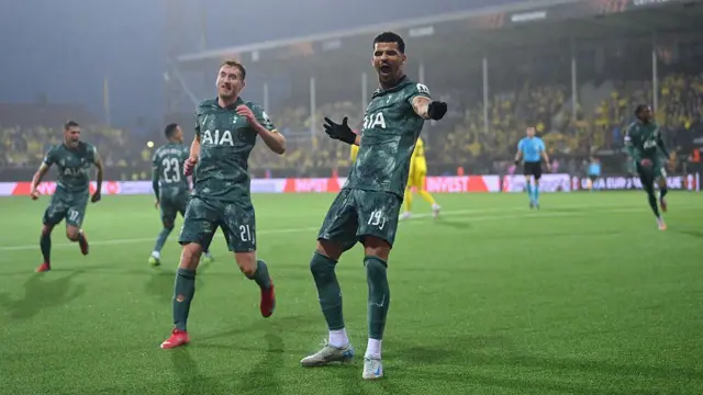 Dominic Solanke scores