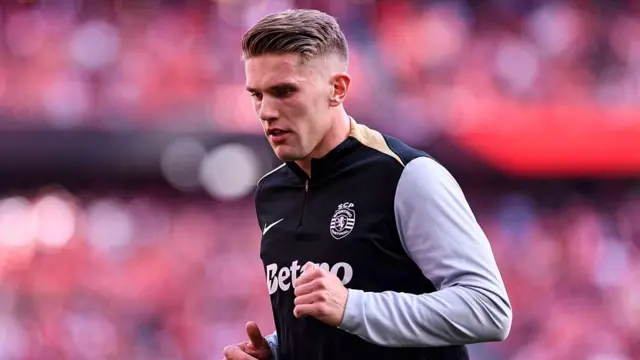 Former Sporting striker Viktor Gyokeres warming up