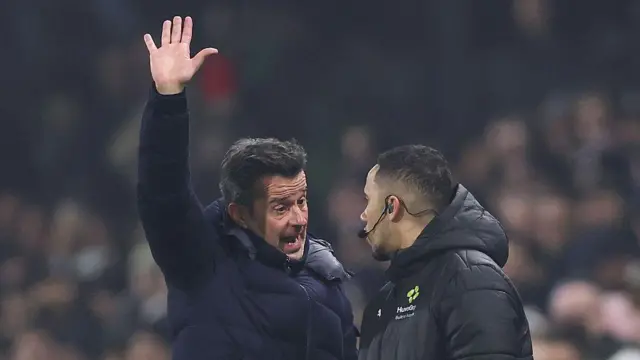 Marco Silva reacts towards fourth official Ruebyn Ricardo during the West Ham match
