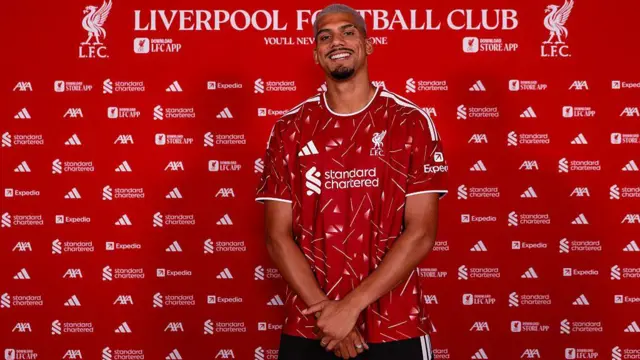 Ronald Araujo poses at AXA Training Centre