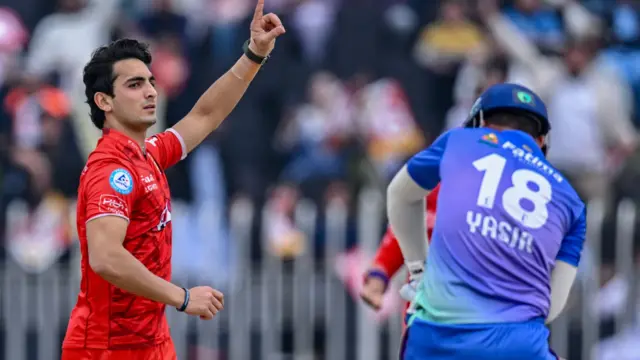 Hunain Shah celebrates a wicket in the 2024 PSL