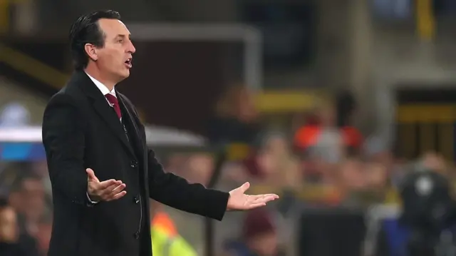 Unai Emery gestures on the touchline