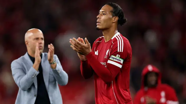 Arne Slot and Virgil Van Dijk