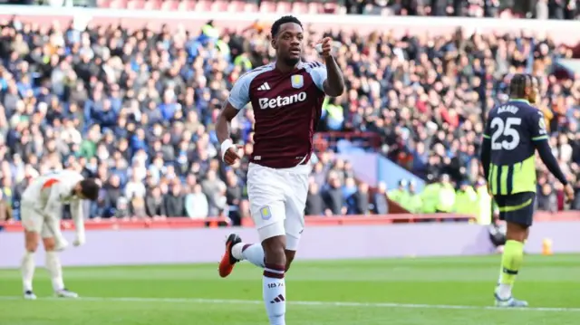 Jhon Duran of Aston Villa celebrates after scoring their side's first goal during the Premier League match between Aston Villa FC and Manchester City FC at Villa Park on December 21, 2024