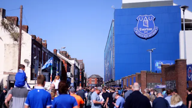 General view of fans walking to Goodison Park