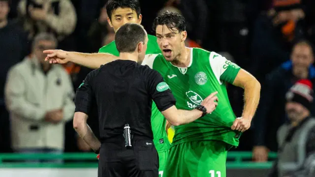 Joe Newell pleads with referee Colin Steven