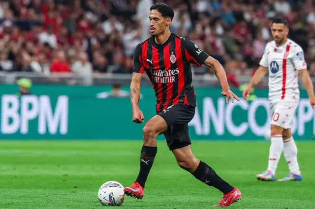 Tijani Reinders in action for AC Milan