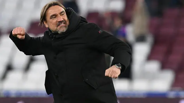 Daniel Farke punches the air