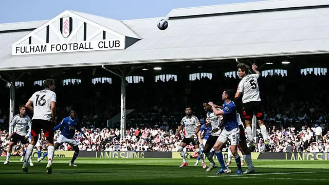 Joachim Andersen heads the ball