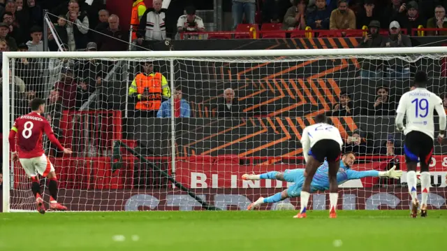 Bruno Fernandes scores a penalty