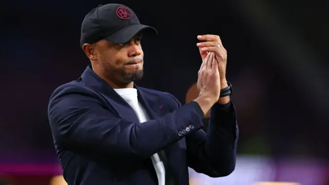 Vincent Kompany applauds fans