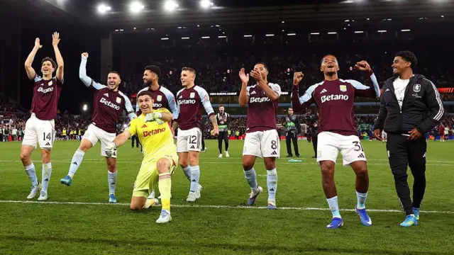  Players of Aston Villa celebrate.