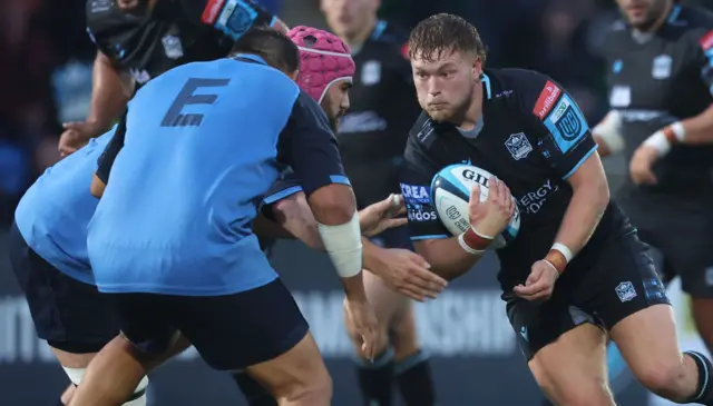 Angus Fraser playing against Zebre