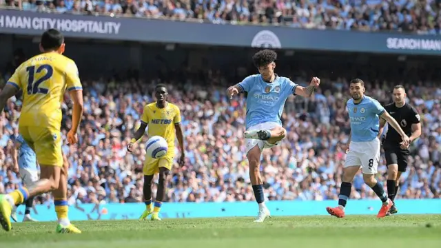 Nico O'Reilly scores for Manchester City