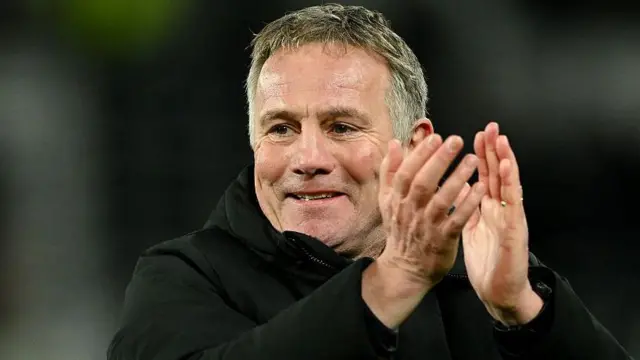 Phil Parkinson applauds 