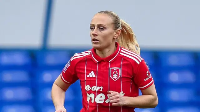 Libby Smith playing for Nottingham Forest